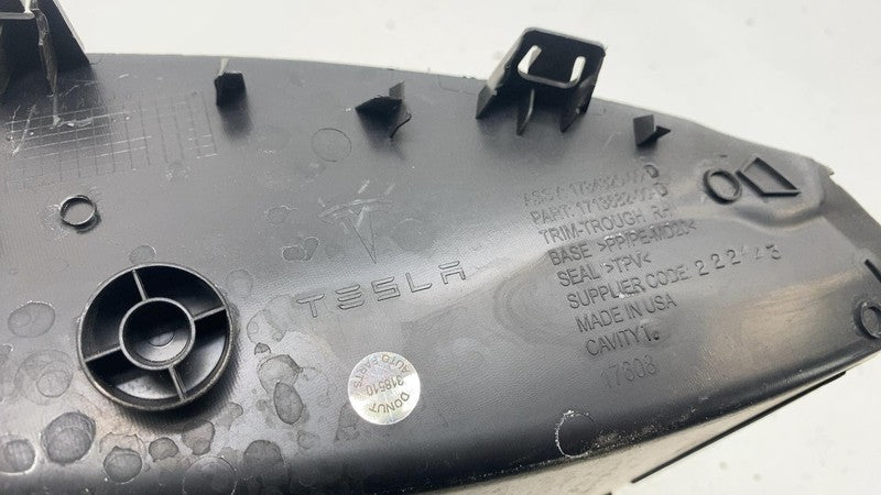 1784320-00-C ⭕24-25 Model 3 Rear Passenger Side Liftgate Trough Trim Cover Right 1784320-00-C