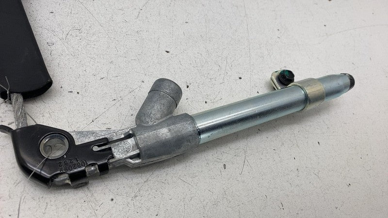 100526500B 2012-2015 Tesla Model S Front Right Seat Belt Outboard Lap Pre-Tensioner RH Assy
