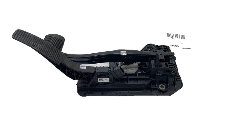 17-24 Chrysler Pacifica Front Stop Brake Pedal & Accelerator Throttle 04581677AB