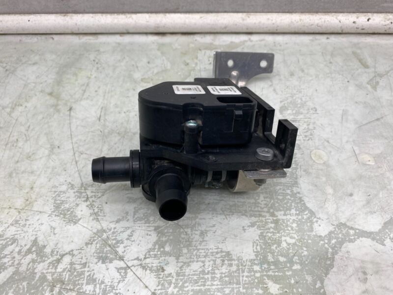 600737000E 2012-2020 Tesla Model S X Coolant Pump Cooling Valve Actuator 4-Way with Bracket