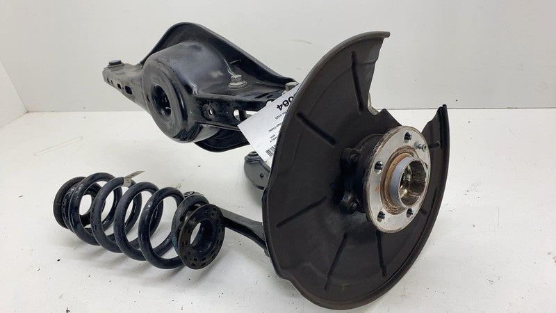 32329003 21-23 Polestar 2 Rear Right Spindle Knuckle w/ Hub + Links & Spring AWD 32246373