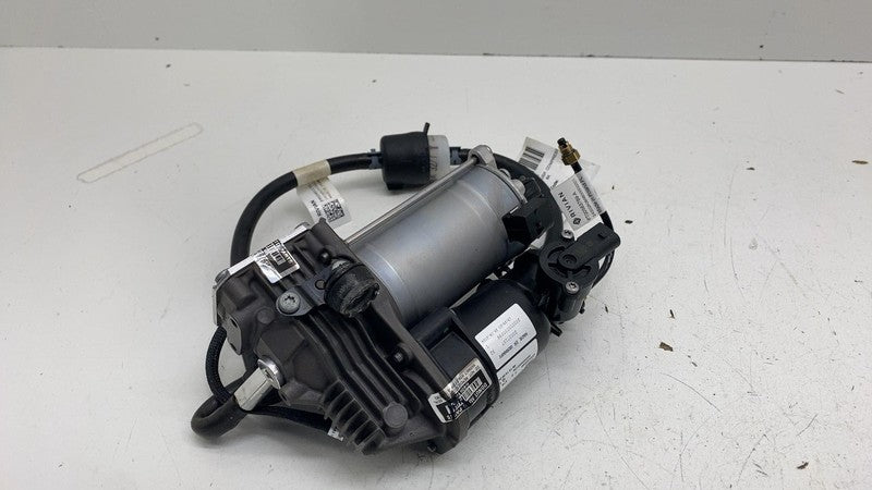 PT00563789-A ⭕ 2025 Rivian R1S  Air Ride Suspension Compressor Pump w/ Hose Tube OEM Assembly