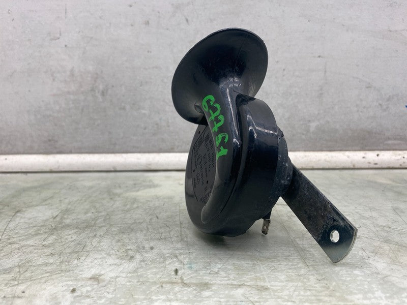E1 0020046 ⭕ 2012-2020 Tesla Model S Seger High Pitch Tone Horn 12V 510 Hertz with Bracket