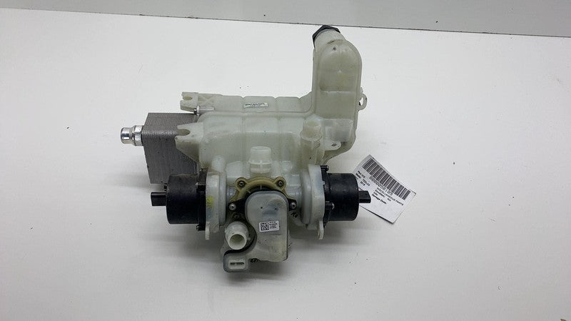 107761700D 2017-2020 Tesla Model 3 Reservoir Superbottle Tank Chiller EXV Oil Fluid Cooler