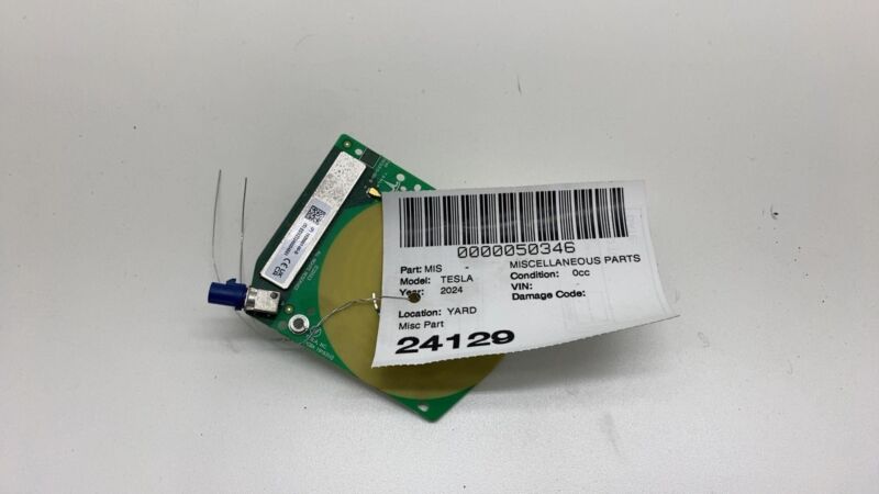 192000100B 2024 2025 Tesla Cybertruck Cyberbeast Antenna GPS GNSS Rain Sensor Module Unit