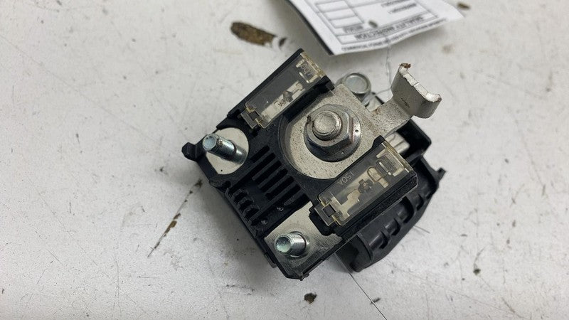 ⭕ 2023-2025 Toyota Prius Positive 12V Battery Lower Terminal Cover 828