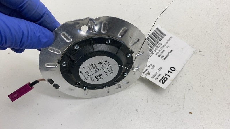 ⭕ 2025 Rivian R1S Rear Tailgate GNSS Antenna Control Module Unit PT006