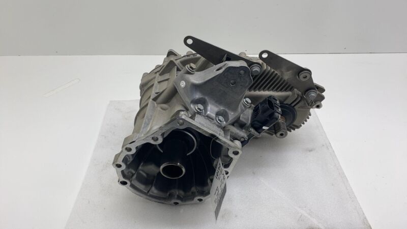 7L0399649E 2011-2018 Porsche Cayenne S Transmission Transfer Case Gear Box 4.4L