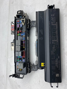 ⭕2016-2020 Tesla Model S Front Fuse Relay Junction Box Control Unit 1119059-00-A