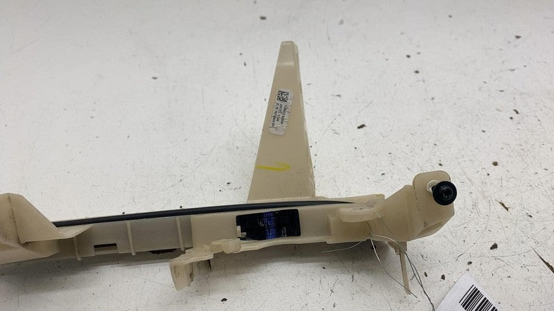 ⭕ 18-21 Navigator Front Right Door Window Glass Channel Guide RH JL1B-