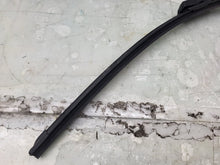 ⭕ 17-22 Model 3 Front Driver Side Windshield Wiper Arm & Blade Left 1076728-00-D