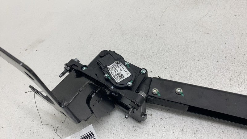 PT00002543 F 2022 2023 2024 Rivian R1S R1T Accelerator Gas Foot Pedal Assembly w/ Sensor OEM