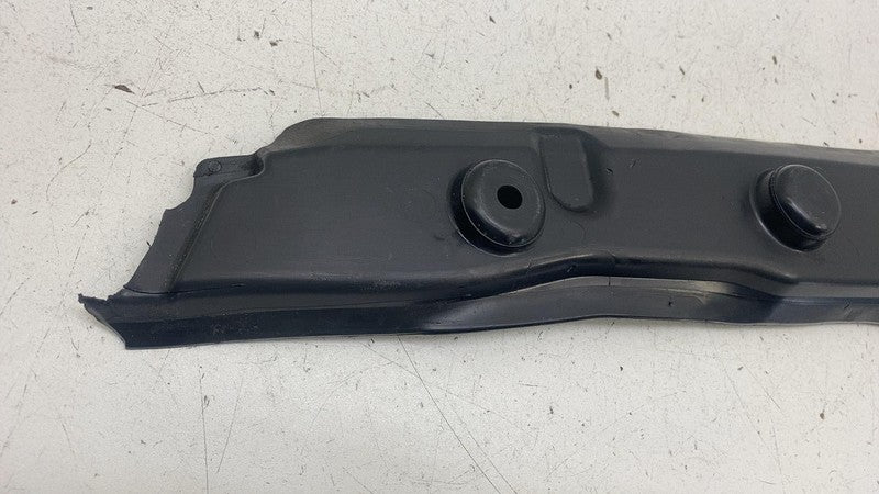4KE821112 ⭕ 2019-2023 Audi e-Tron Front Left Inner Fender Filler End Plate Cover 4KE821112