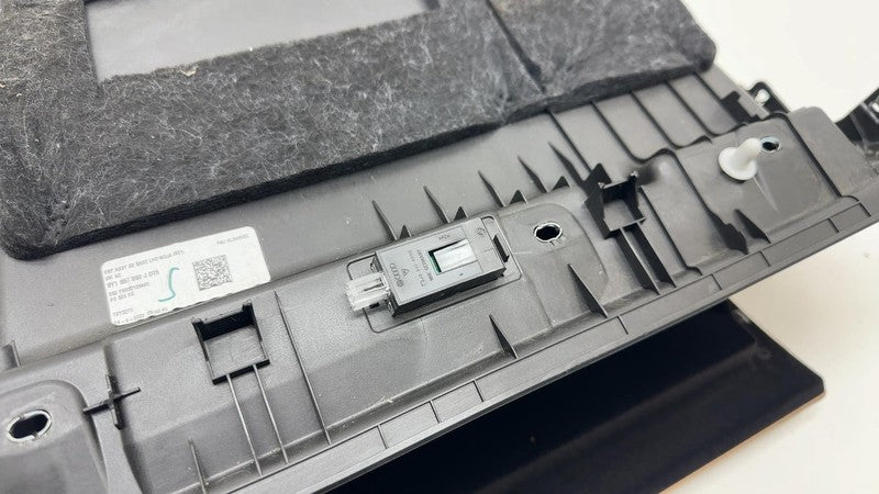 ⭕ 2024 Porsche Cayenne Front Dashboard Glove Box Storage Compartment 9