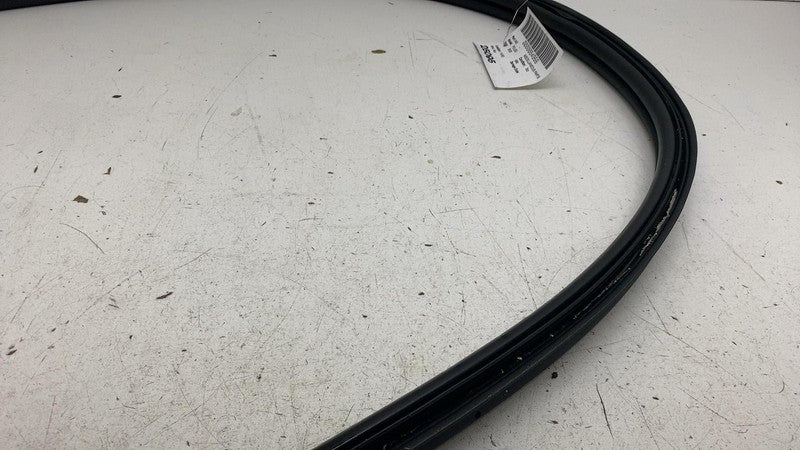 ⭕ 2021 2022 2023 Polestar 2 Rear Trunk Tailgate Weatherstrip Rubber Seal Assy