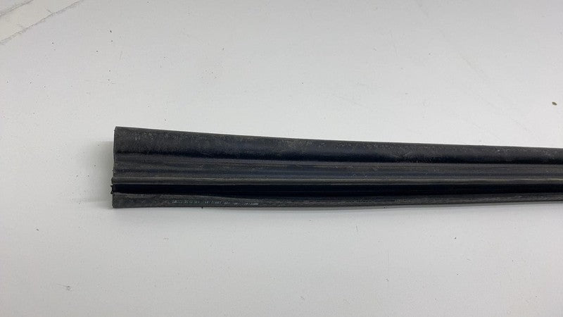 4M0.823.723 ⭕ 2019-2024 Porsche Cayenne Front Hood Bonnet Weatherstrip Rubber Seal 4M0823723