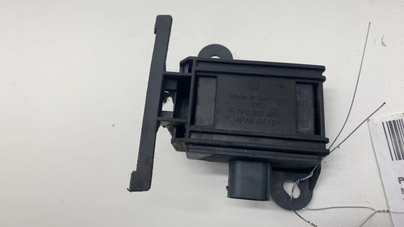 7P0907455 2011-2016 Porsche Cayenne S Front Left Tire Pressure Monitor Control Module Unit