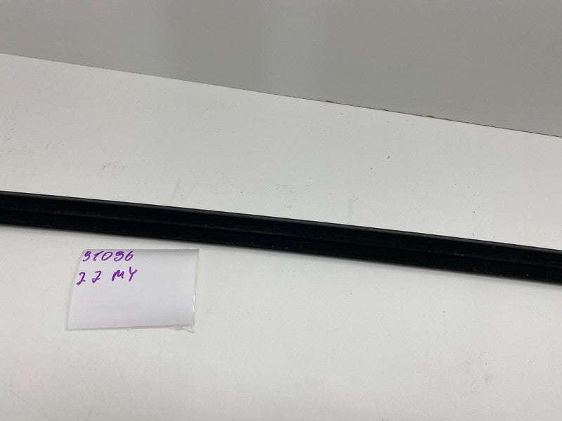 ⭕ 20-24 Tesla Model Y Rear Right Side Door Outer Belt Window Seal 1495