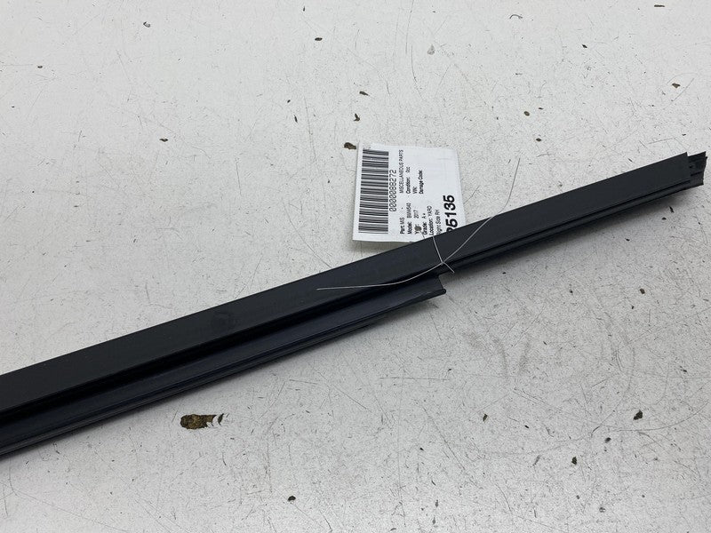 ⭕ 2017-2023 BMW 540i Rear Right Side Door Window Inner Weatherstrip Se