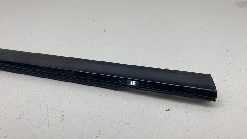 31108993 ⭕ 21-23 Polestar 2 Front Passenger Side Door Window Belt Molding Right 31108993