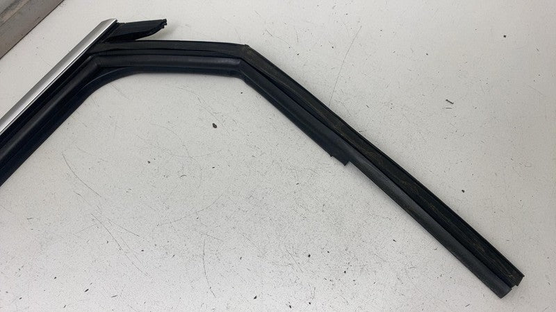 4KE 839 431 19-23 Audi E-Tron Quattro Rear Left Side Door Window Glass Run Channel 4KE839431