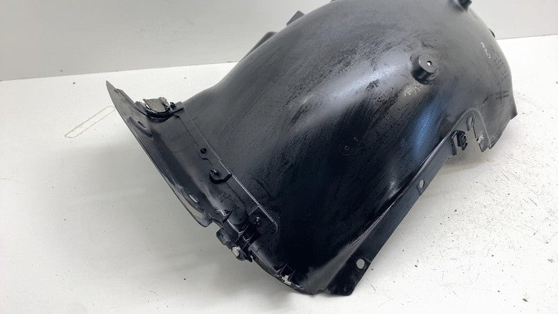 PT00983563 ⭕ 2025 Rivian R1S Front Right Lower Wheel Liner Splash Shield (Rear Section) RH