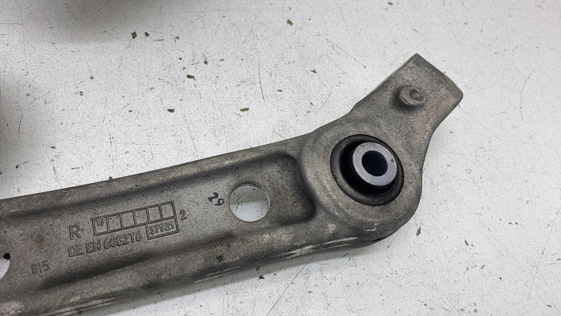 2018-2020 BMW 530e Front Right Spindle Knuckle w/ Upper & Lower Contro