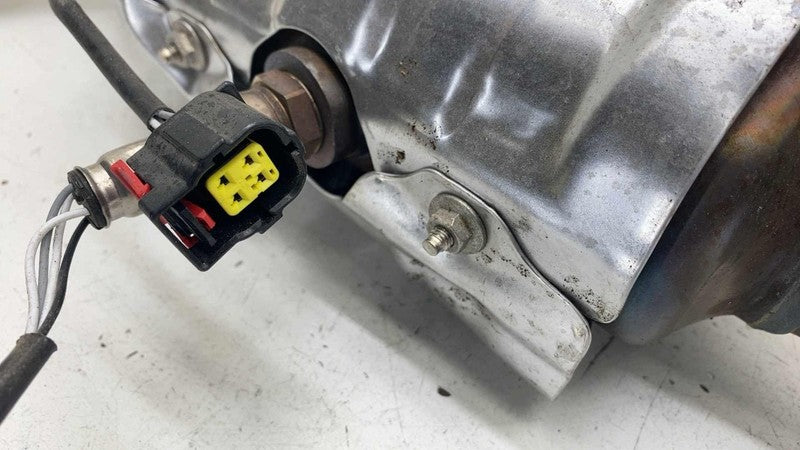 68629868AA ⭕ 2023-2025 Pacifica Exhaust & Catalytic Converter Manifold 10k miles 68629868AA