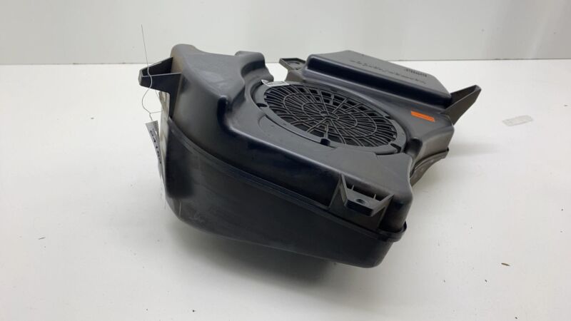 A 166 820 22 02 2016 2017 2018 2019 Mercedes-Benz GLE350 Harman Kardon Subwoofer Sound Speaker