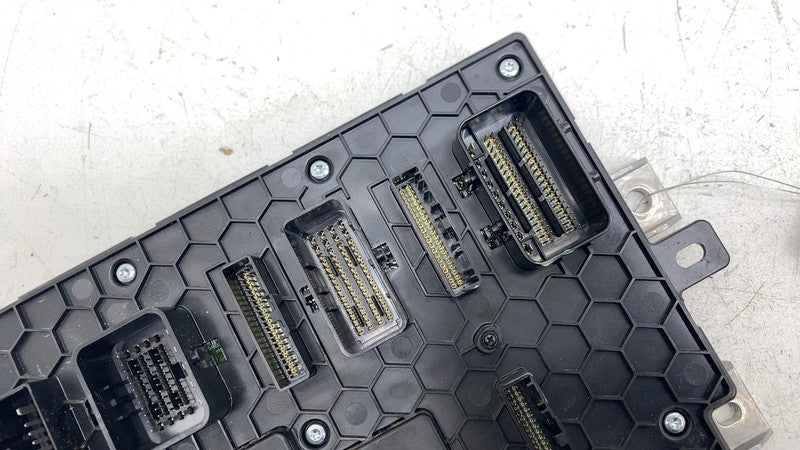 ⭕ 2025 Rivian R1S East Zone Computer Controller Control Module Unit C1