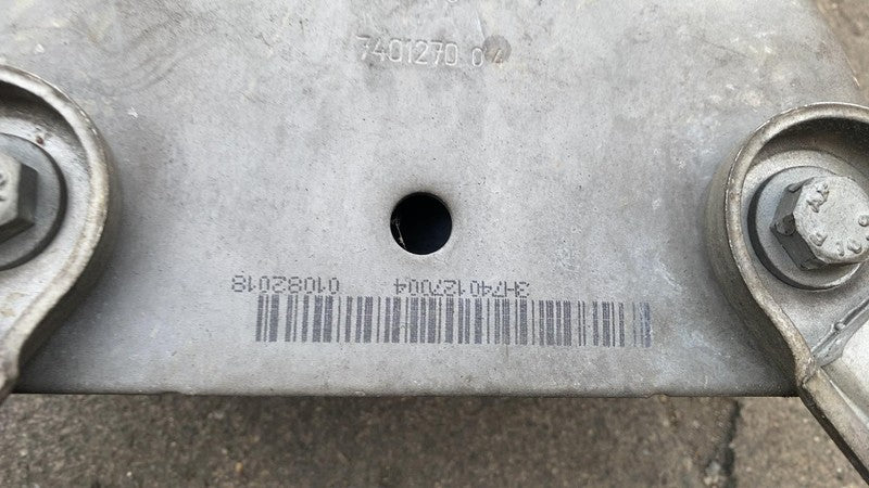 7401270 04 2018 2019 BMW 530e G30 Rear Body Torsion Bar Support Bracket Mount Bracket OEM