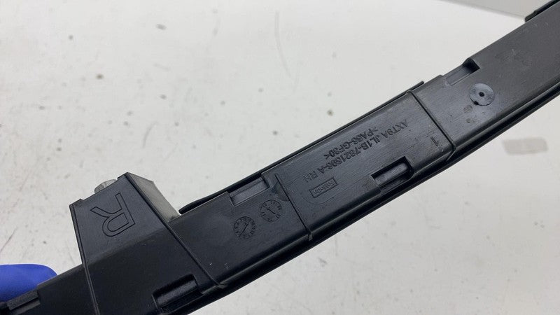 ⭕ 18-24 Navigator Front Right Door Window Glass Run Channel Seal JL1B-