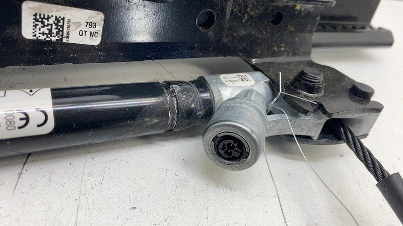 ⭕ 17-23 Model 3 Front Left Seat Rail w/ Seatbelt Lap Pretensioner 1090