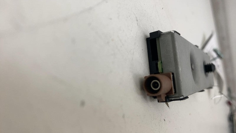 A2139056600 ⭕ 15-20 Mercedes-Benz C300 Rear Left Radio Antenna Amplifier Module A2139056600