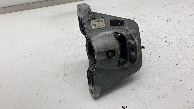 68237965AF 2022-2023 Motor and Transmission Mount Insert Isolator 68237965AF Assembly OEM