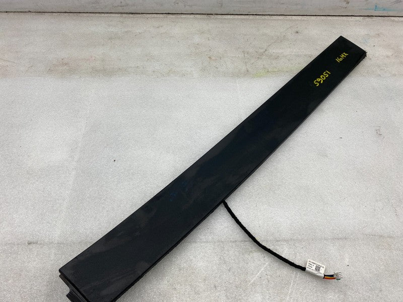1063445 00 B 16-20 Model X Right Plate Trim Molding + Cladding Capacitive Sensor 1069273-00-B