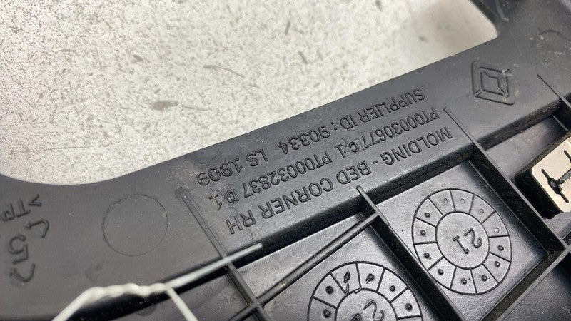 PT00030676 ⭕ 22-24 R1T Rear Left & Right Door Back Corner Trim PT00030676-C / PT00030677-C