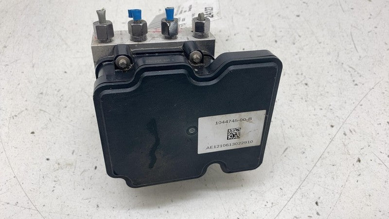 104474500B 2020-2023 Tesla Model Y Anti-Lock Brake System ABS Pump Module Unit 1044745-00-B