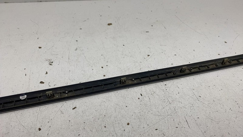⭕ 18-23 Lincoln Navigator Rear Passenger Side Quarter Window Molding R