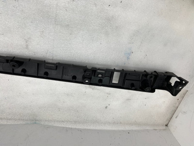1046691 00 B ⭕ 2016-2023 Tesla Model X Right Rocker Carrier Panel Trim Bracket 1046691-00-B