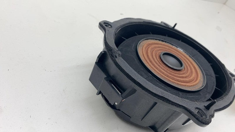 PT00001447 ⭕ 22-24 Rivian R1T R1S Front Left or Right Door Audio Sound Speaker PT00001447