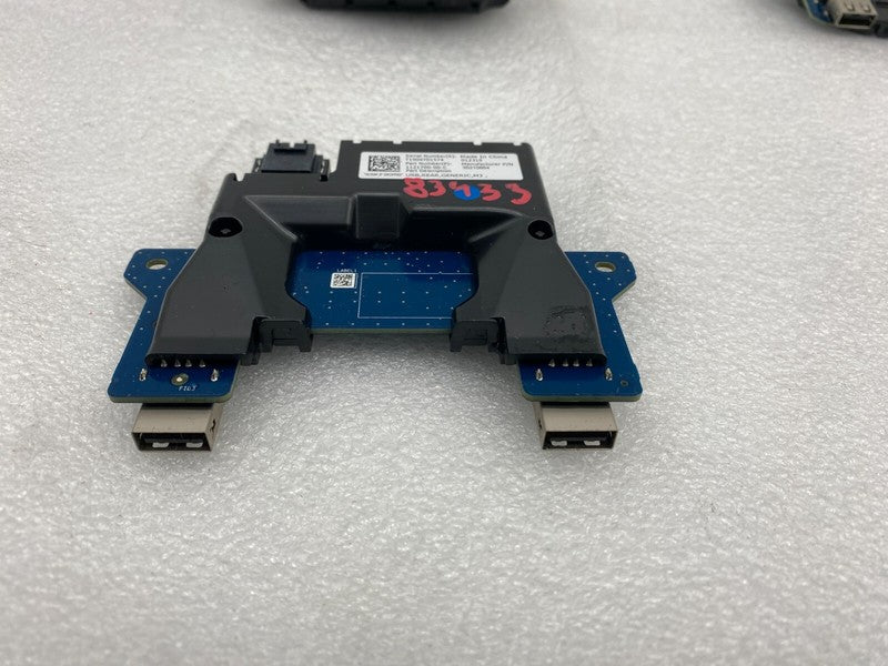 112170000C ⭕ 17-23 Tesla Model 3 Rear Generic USB/AUX Control Unit Hub Module 1121700-00-C