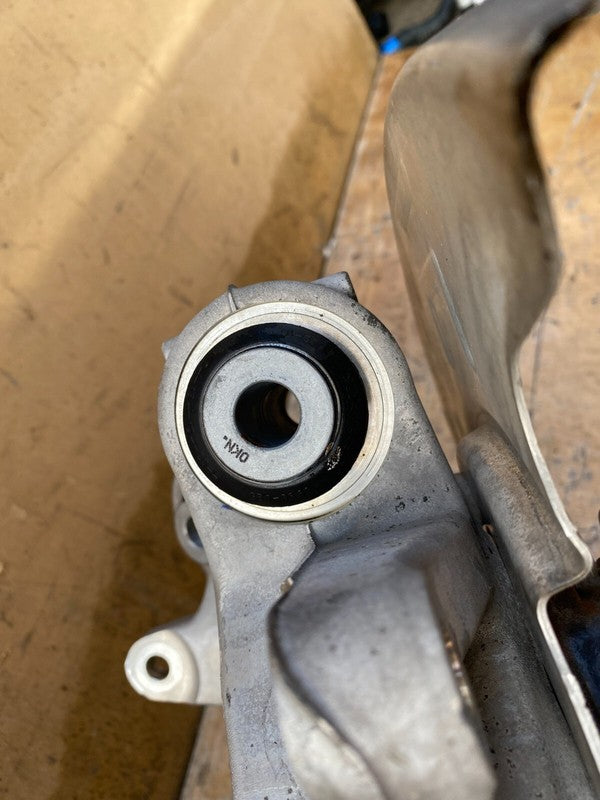 1044416 00 F 17-23 Model 3 Rear Right Side Spindle Knuckle w/ Shield & Wheel Hub 1044416-00-F