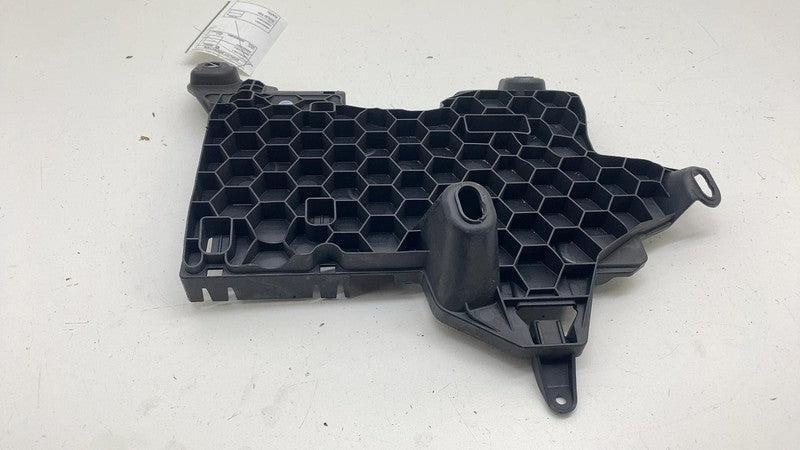 ⭕ 2022 Mercedes-Benz EQS 450+ Fuse Block Bracket OEM A2975457700