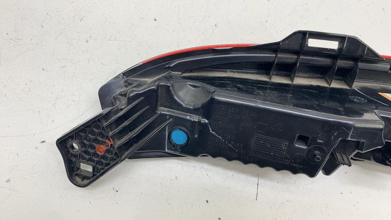 1712514-00-D ⭕24 25 Model 3 Rear Right Lower Bumper Taillight Lamp LED Reflector 1712514-00-D