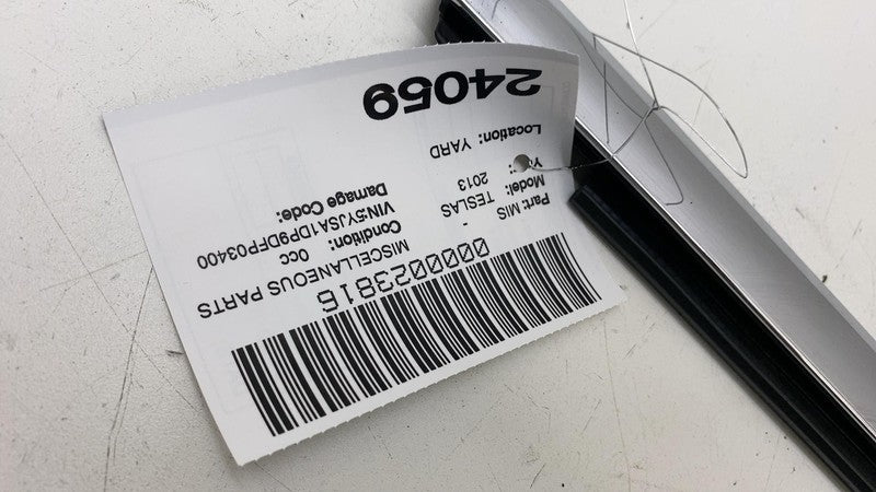 ⭕16-20 Tesla Model S Front Passenger Side Door Window Belt Molding Rig