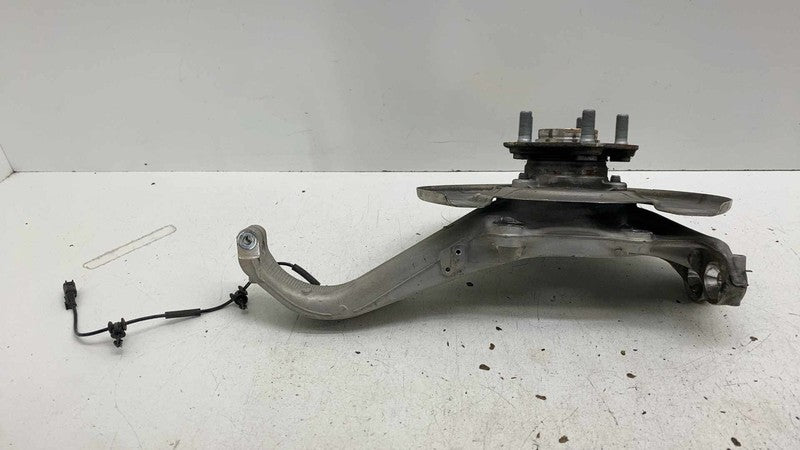 ⭕ 17-23 Model 3 Front Right Spindle Knuckle w/ Hub (150mm Driven) 1044