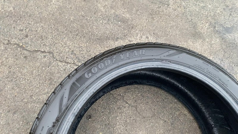 ⭕ Goodyear Assurance MaxLife Tire 235/40R19 96V