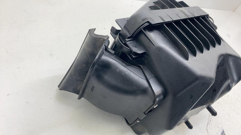 04627063AD ⭕ 2011-2018 Jeep Wrangler Air Cleaner Intake Filter Box Housing OEM 04627063AD