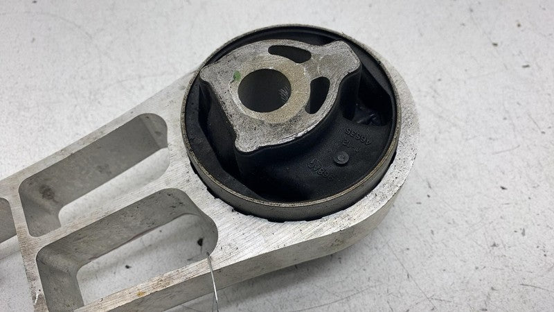 68237968AD 2017-2024 Chrysler Pacifica Rear Engine Lower Torque Strut Mount Support Assy